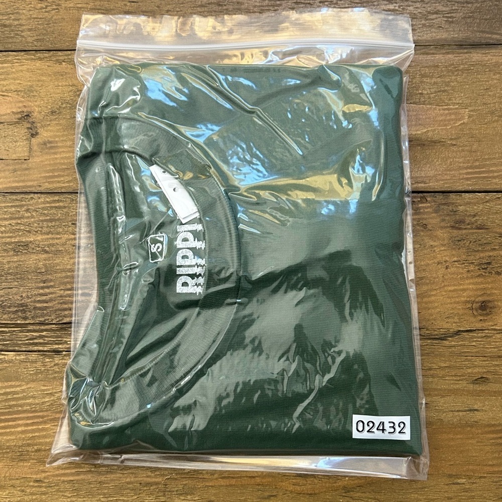URBAN OUTFITTERS Ripple Green Golf is Good T-Shirt with Smiley Face - Picture 13 of 13